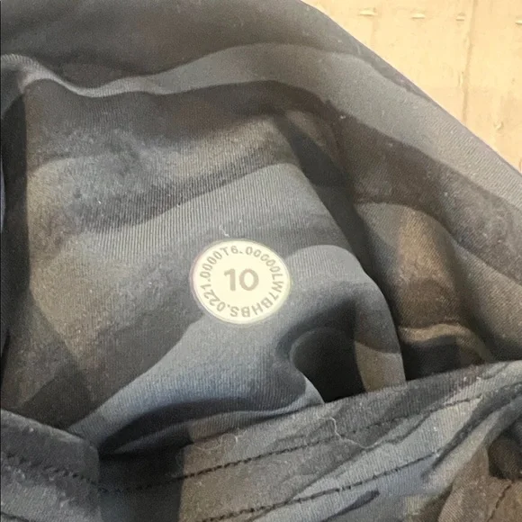 lululemon athletica Black Zebra Print Bike Shorts - Picture 3 of 4